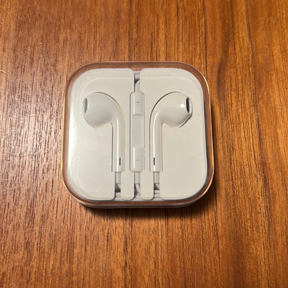 Apple Headphones Apple Wired Earpods With 35mm Headphone Jack And